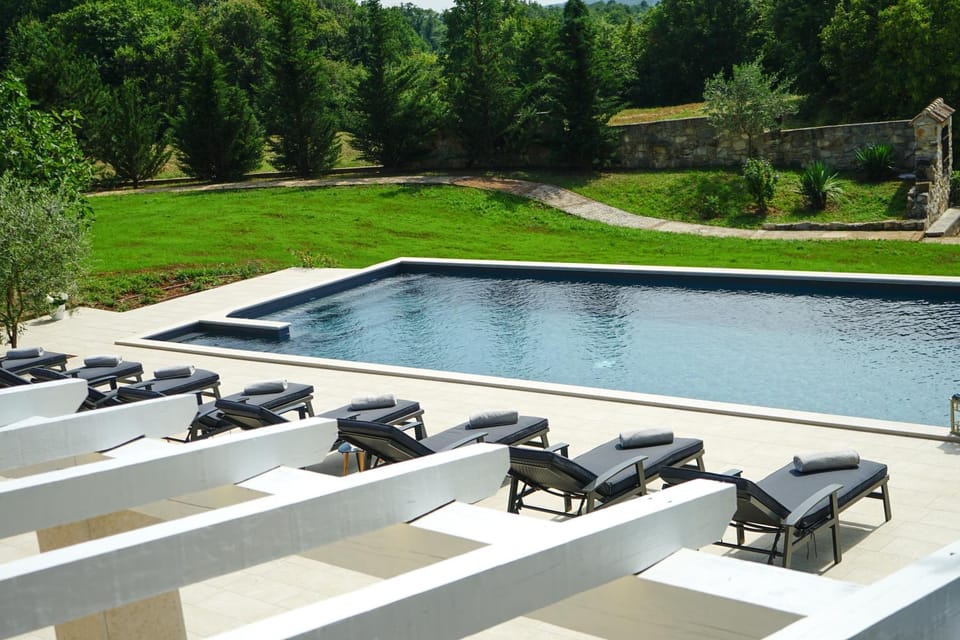 Swimming pool, Swimming pool