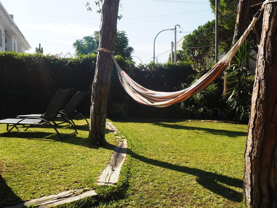 Garden, Seating area, Garden view