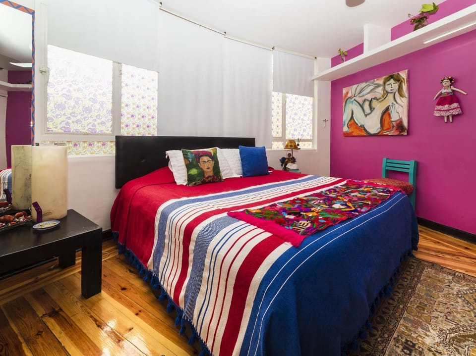 Bed, Other, Photo of the whole room, Decorative detail, Bedroom