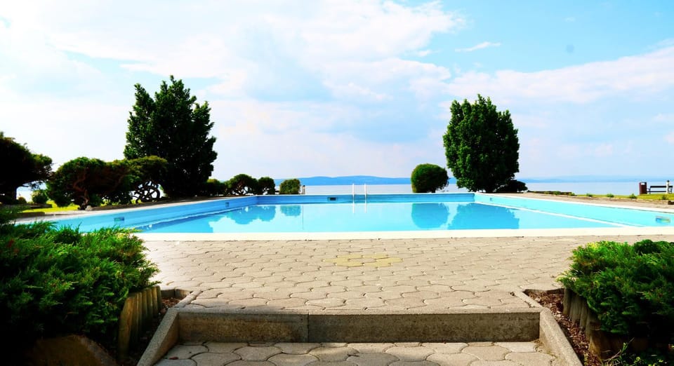 Beach, Swimming pool