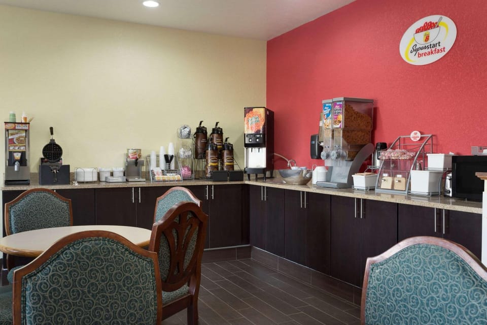 Dining area, On site, Continental breakfast