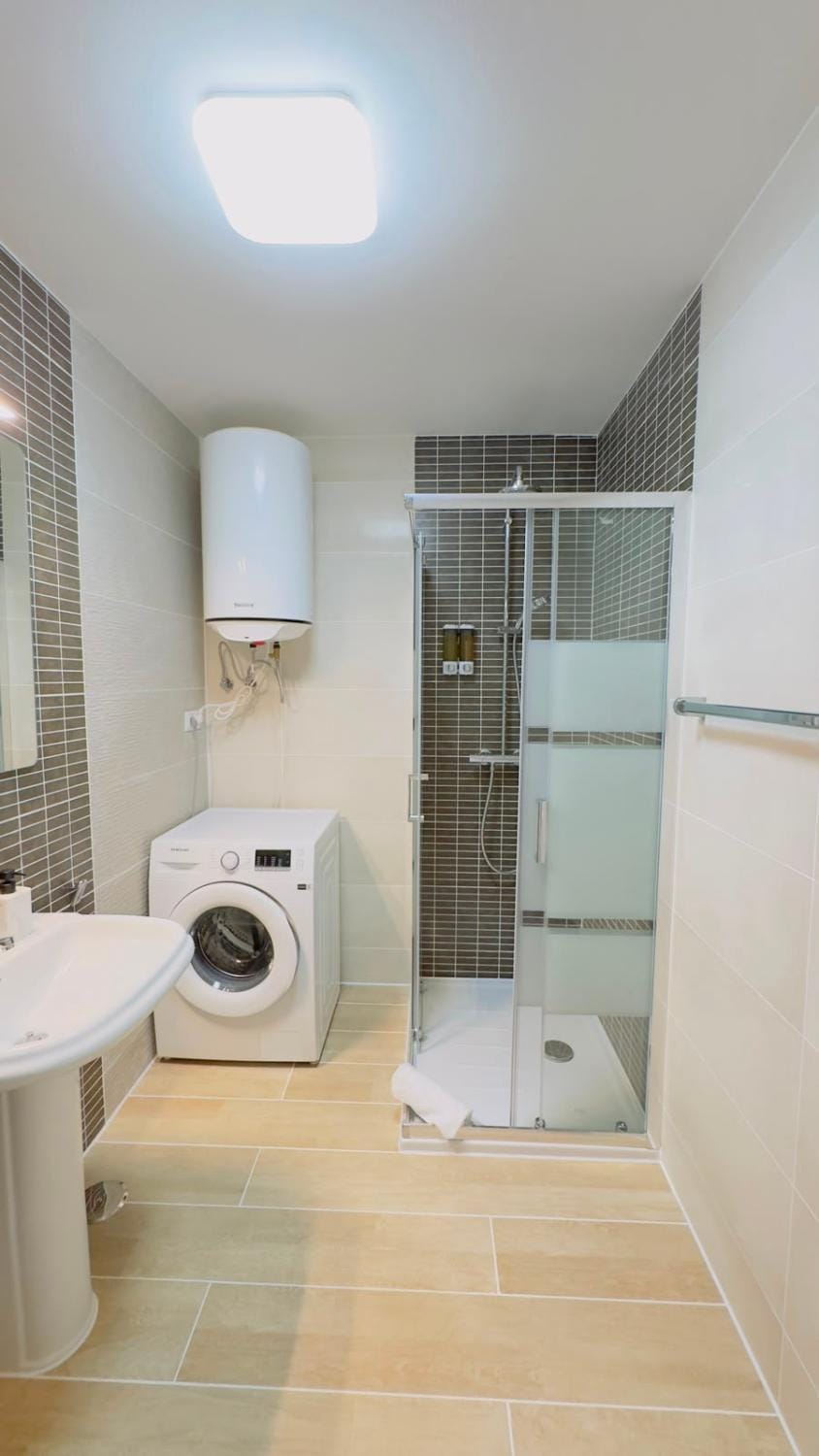 Shower, Toilet, Bathroom, washing machine
