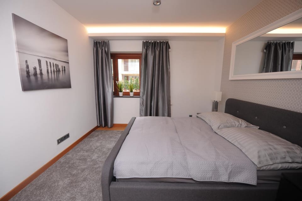 Bed, People, Seating area, Bedroom, Family