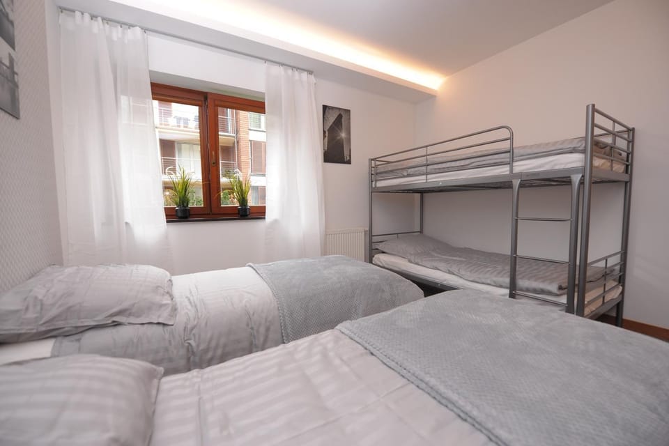 Bed, View (from property/room), Seating area, Bedroom, bunk bed, Inner courtyard view