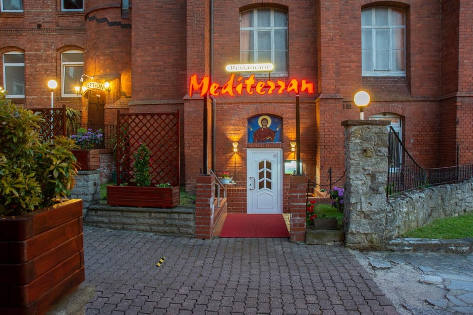 Facade/entrance
