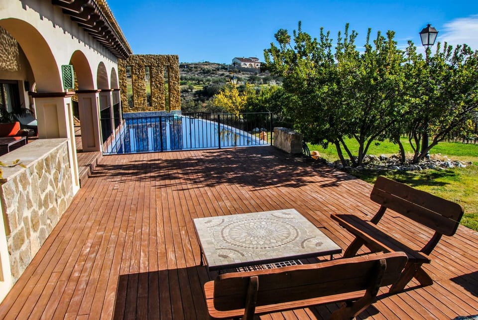 Balcony/Terrace, Seating area, Swimming pool, Swimming pool