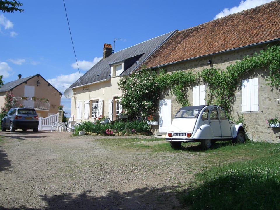La petite maison - L'Ouche Charlot Bed and Breakfast in Bourgogne-Franche-Comté
