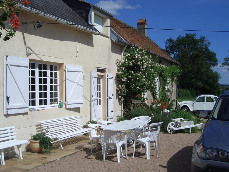 La petite maison - L'Ouche Charlot Bed and Breakfast in Bourgogne-Franche-Comté