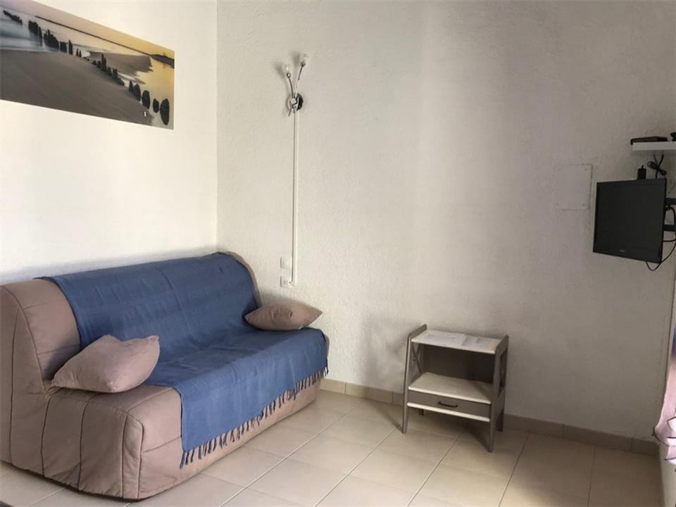 Appartement T2 Mezzanine, 6 couchages, bord de plage, parking privé, proche commerces et Aqualand - FR-1-81-47 Apartment in Le Barcarès