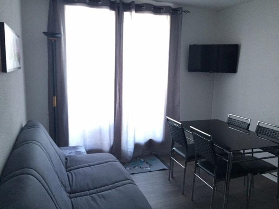 2 Pièces Climatisé, Parking, Port Barcarès - FR-1-81-402 Apartment in Le Barcarès