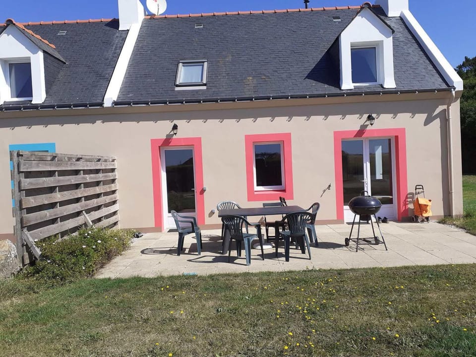 Maison mitoyenne 3 chambres avec jardin proche plage à Sauzon - FR-1-418-19 House in Brittany