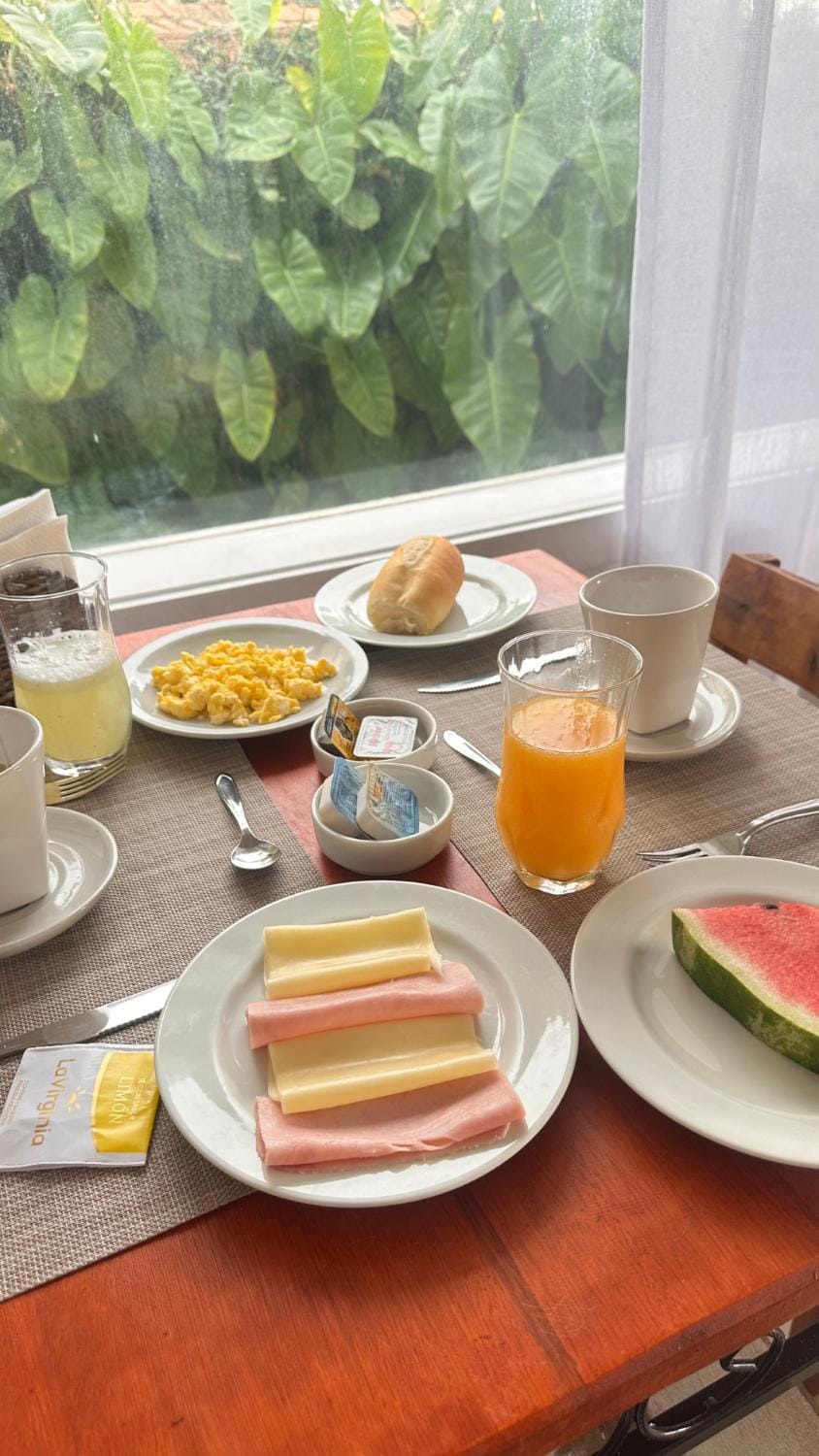 Breakfast, Continental breakfast