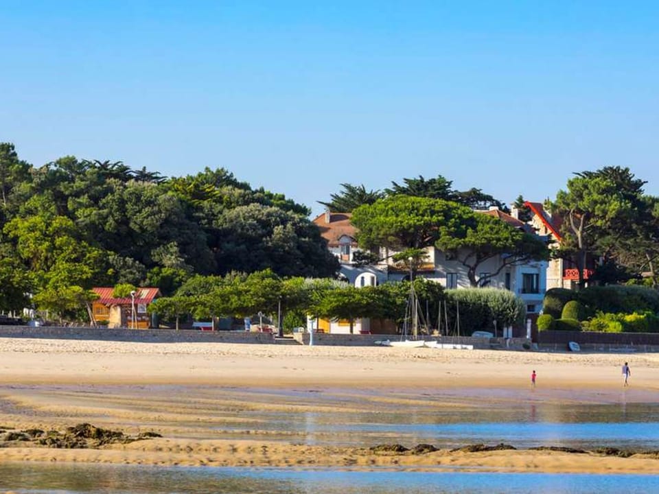 Arcachon Centre : Charmant T2 avec Loggia, Parking Sécurisé et Proche Plage - FR-1-420-61 Apartment in Arcachon
