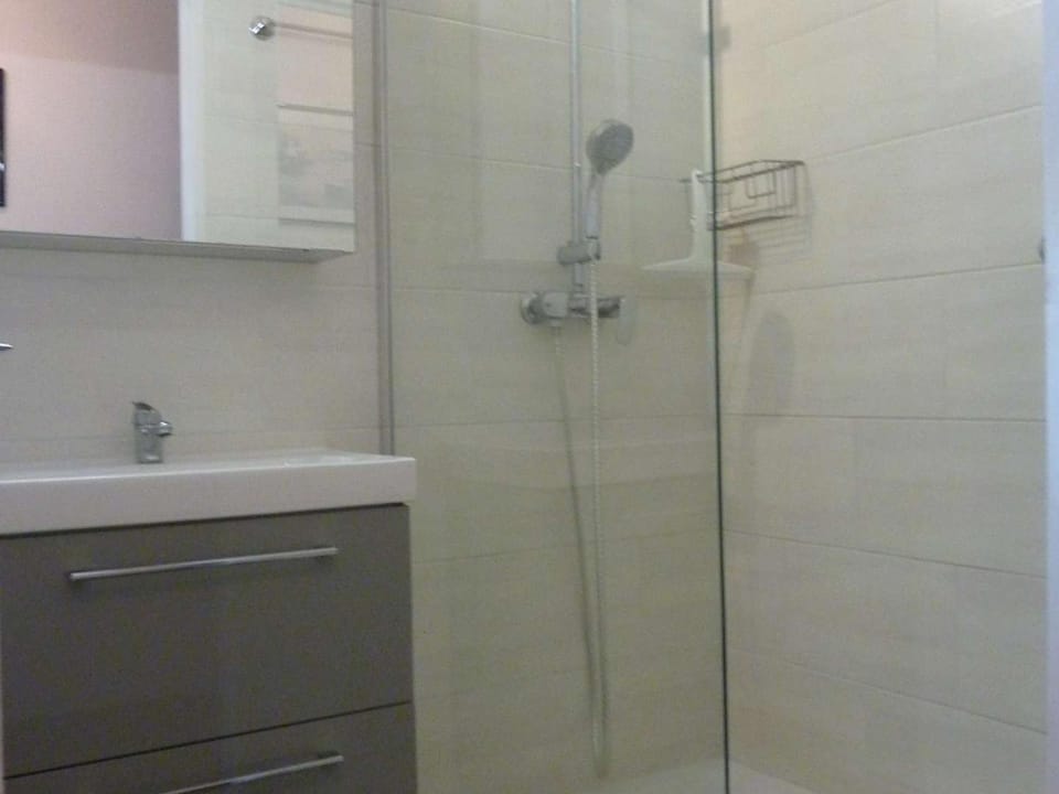 Appartement rénové 4 pers. proche plage, calme, parking, animaux acceptés - FR-1-387-131 Apartment in Marseillan