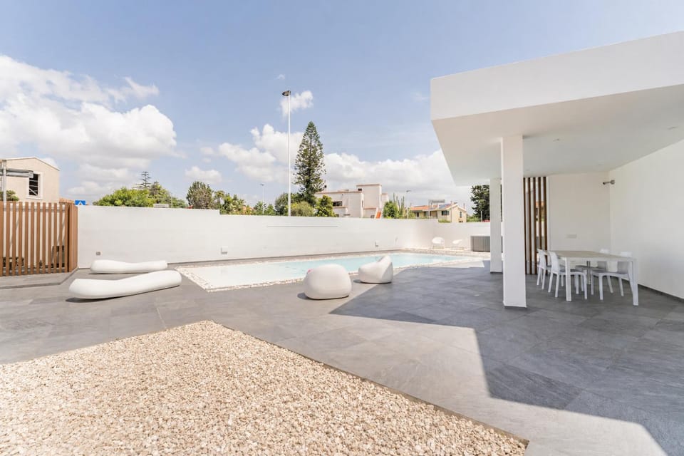 Leonida's Home - Shared Pool, Jacuzzi and beach 150mt Apartment in Quartu Sant'Elena