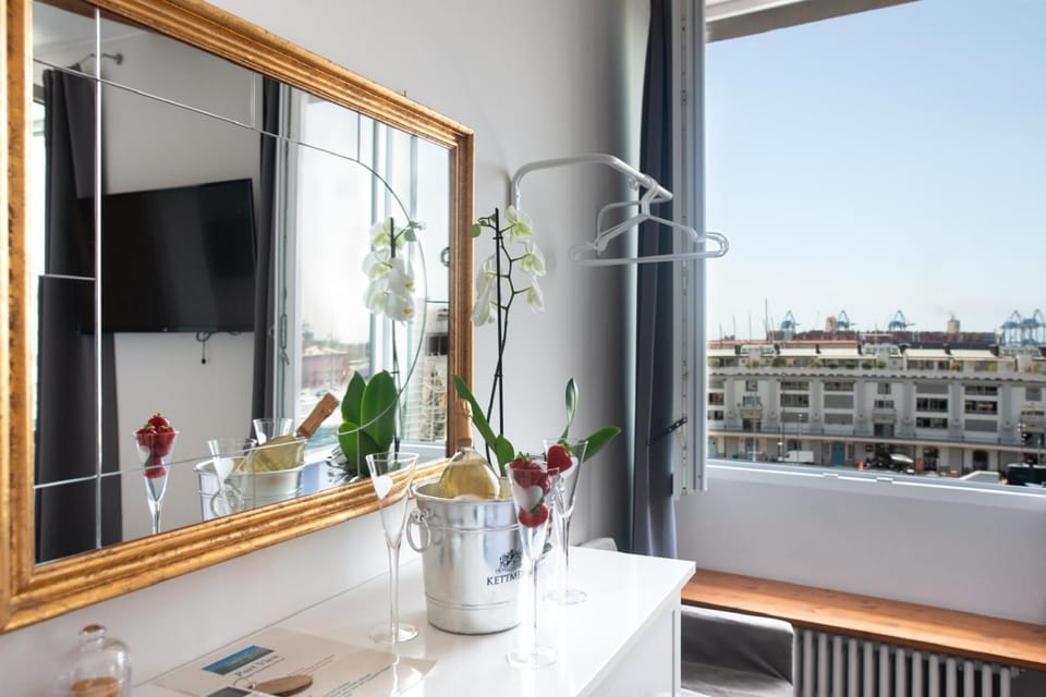 Port View Bed and Breakfast in Genoa