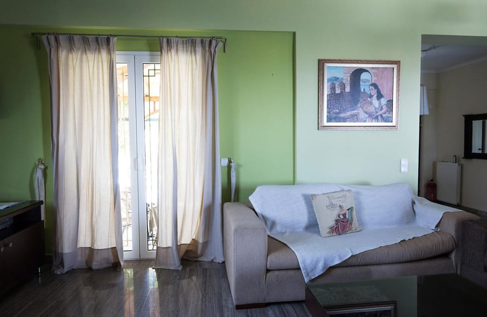 Chara's Private Villa with Swimming Pool & jacuzzi House in Peloponnese Region