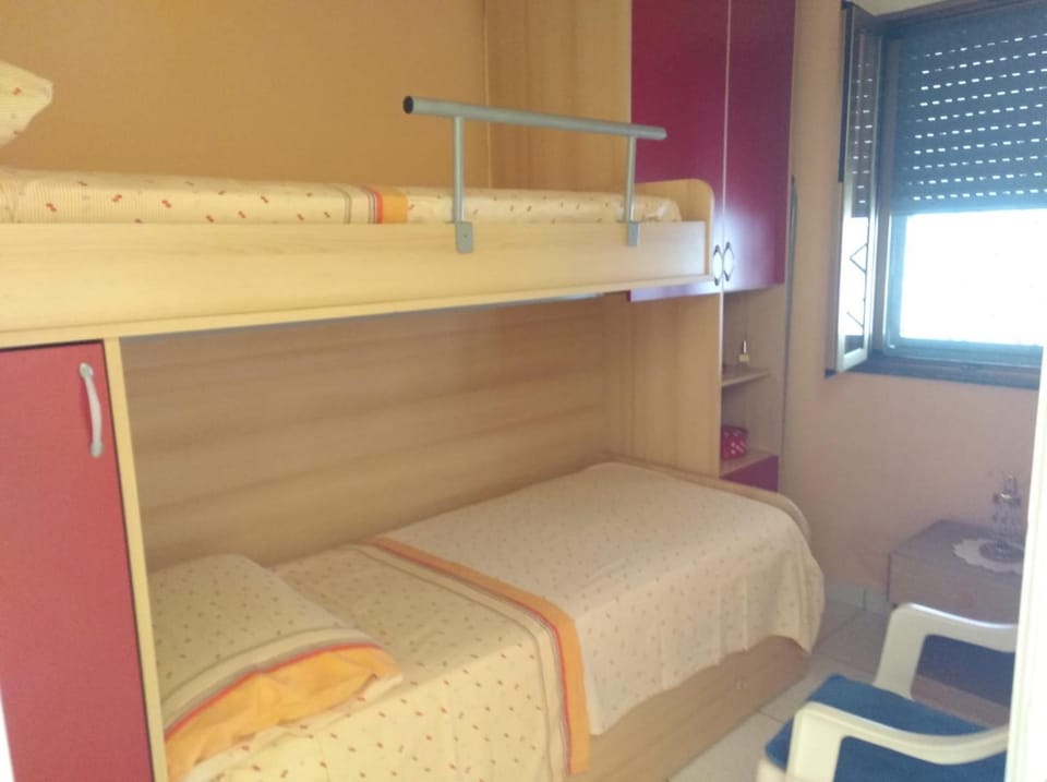 bunk bed