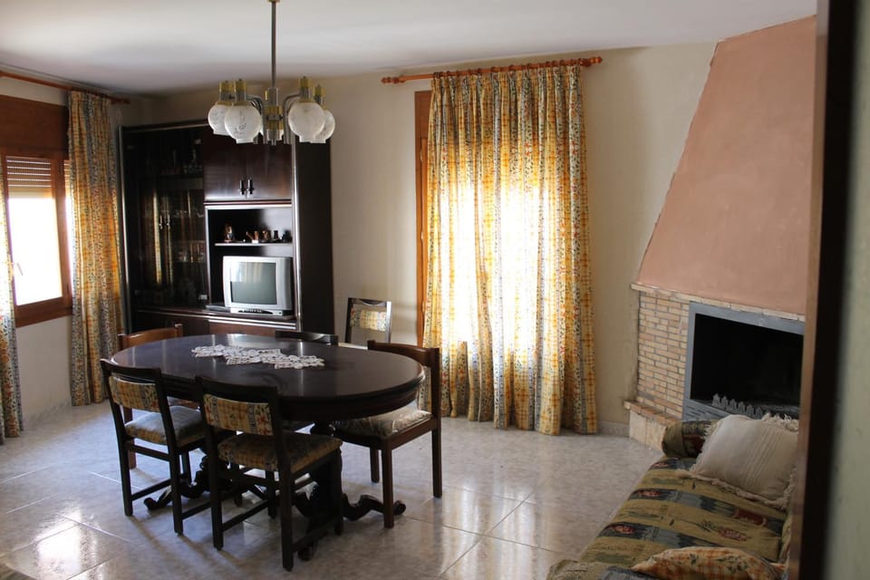 Photo of the whole room, Seating area, Dining area