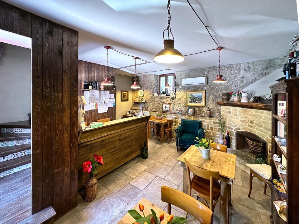 Lobby or reception, Breakfast, Italian breakfast