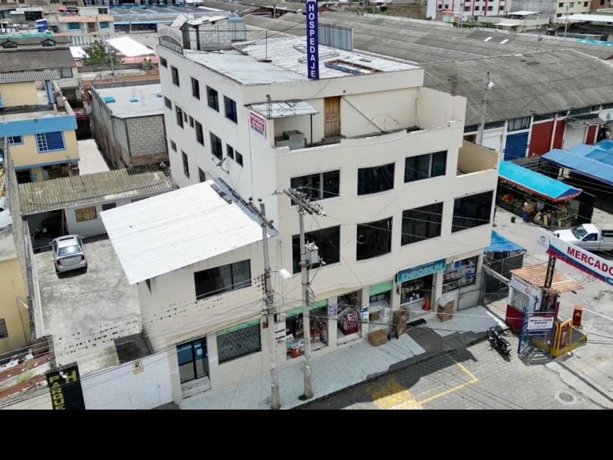 Bird's eye view, Location