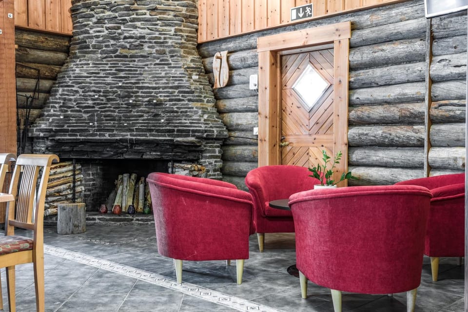 Restaurant/places to eat, Seating area, flat iron