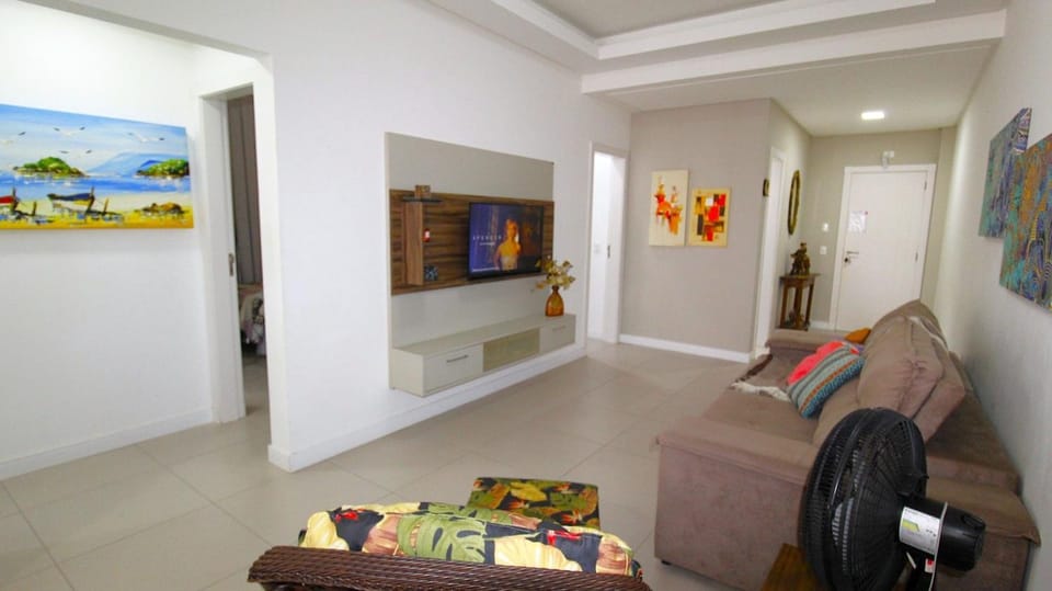 1067 - Apartamento para locação em Bombinhas com 03 suítes Apartment in Bombinhas