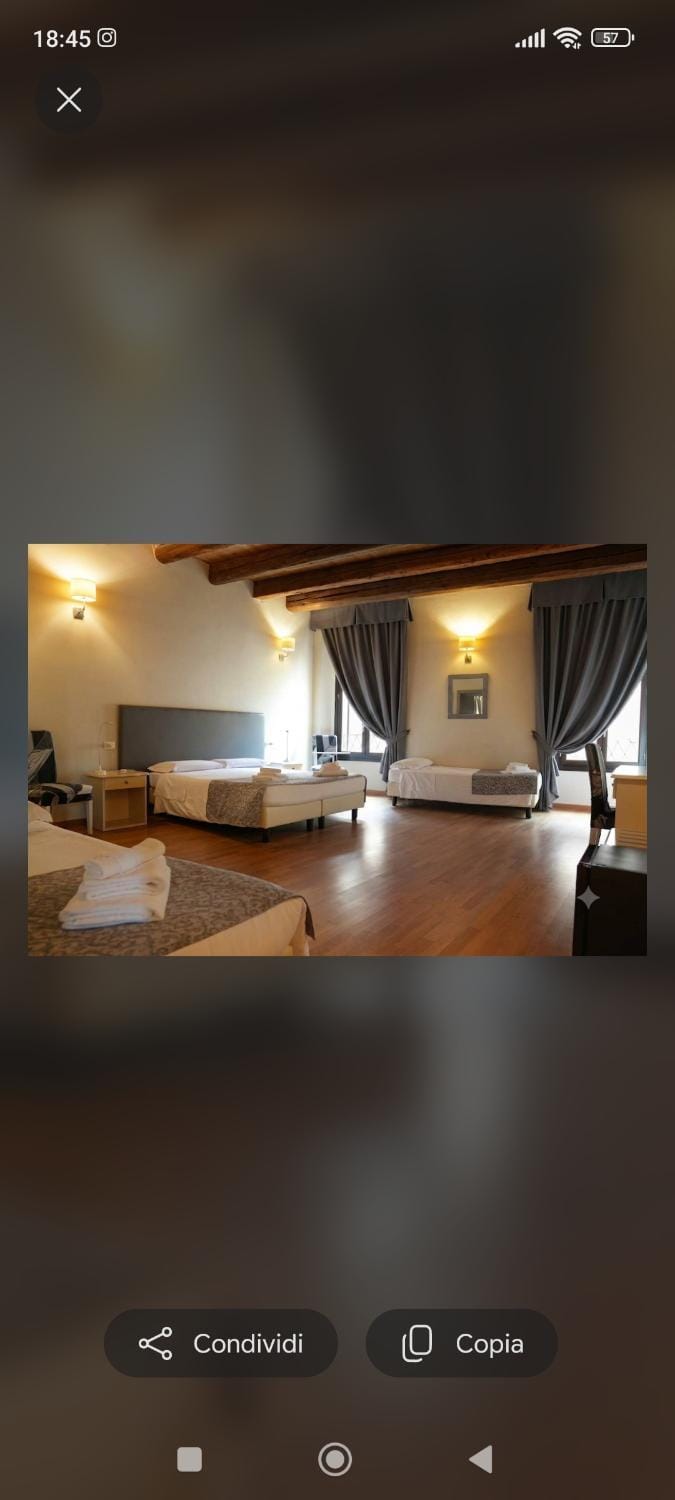 Honey Rooms Ferrara Bed and Breakfast in Emilia-Romagna