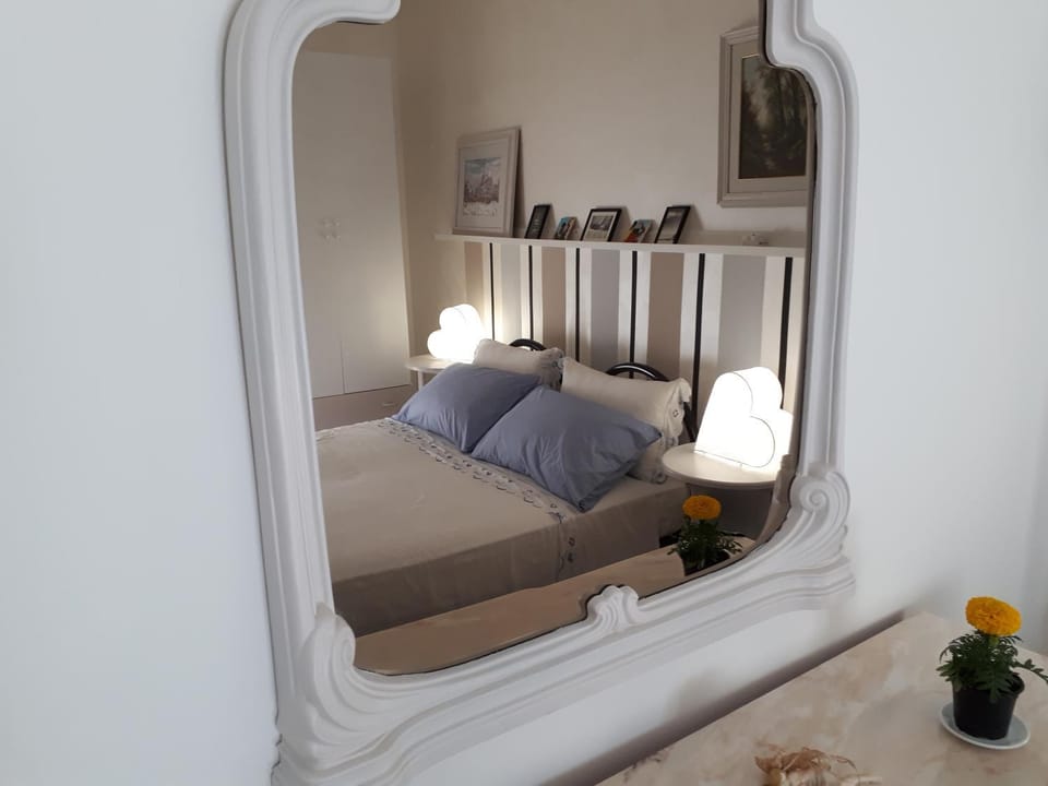 Bed, Decorative detail