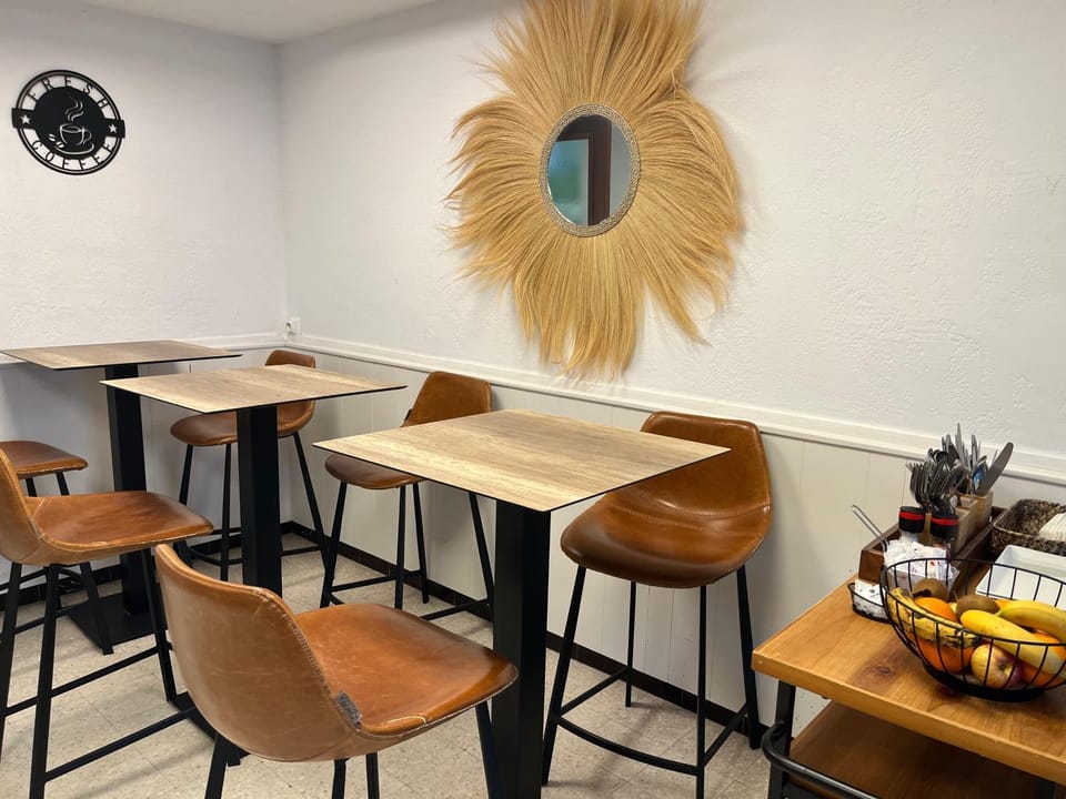 Property building, Breakfast