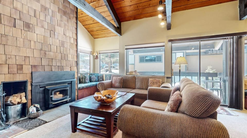 Bigwood #62 Condo Apartment in Mammoth Lakes