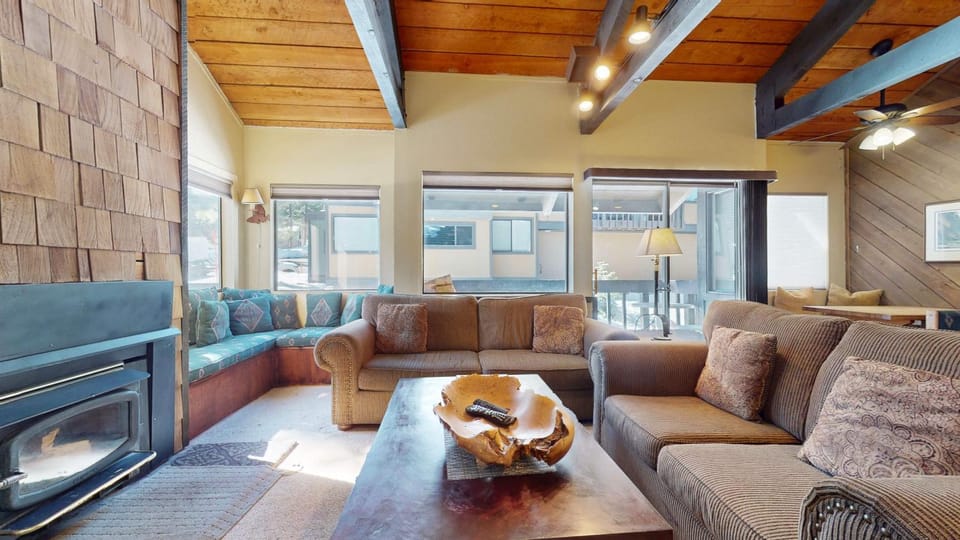 Bigwood #62 Condo Apartment in Mammoth Lakes