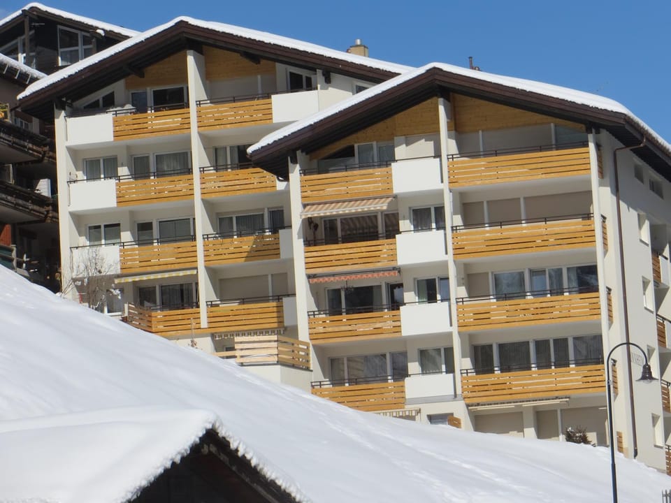 Property building, Day