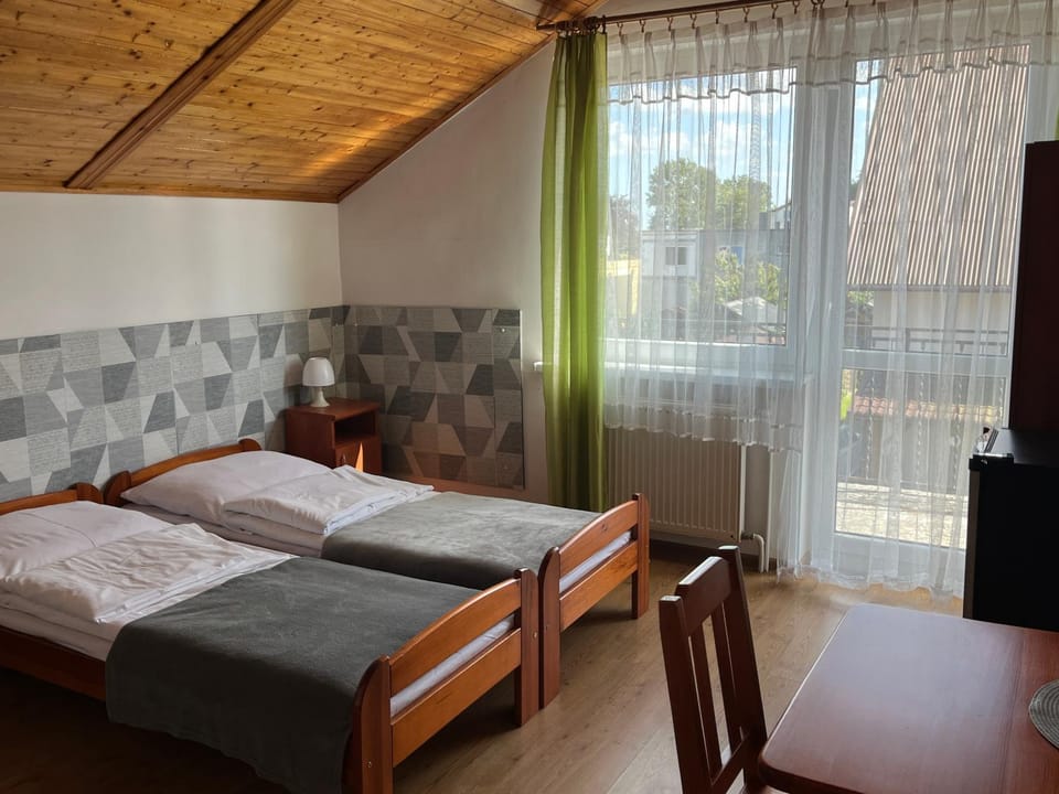 Bed, TV and multimedia, Photo of the whole room