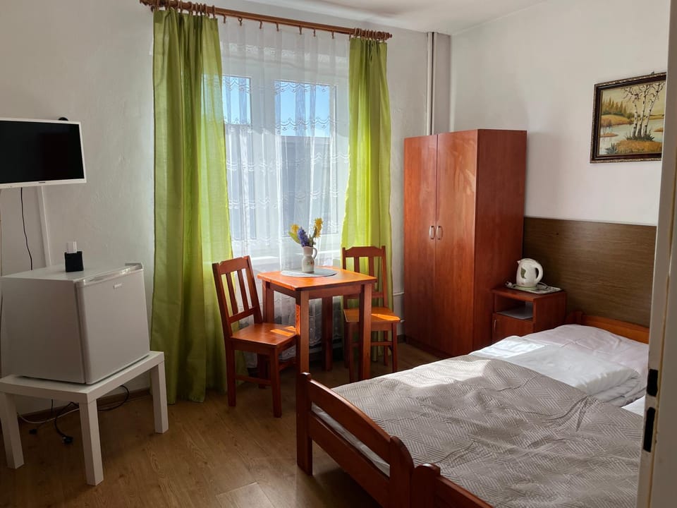 TV and multimedia, Photo of the whole room, wardrobe