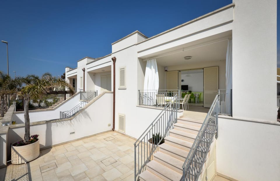 Patio, Facade/entrance, Balcony/Terrace