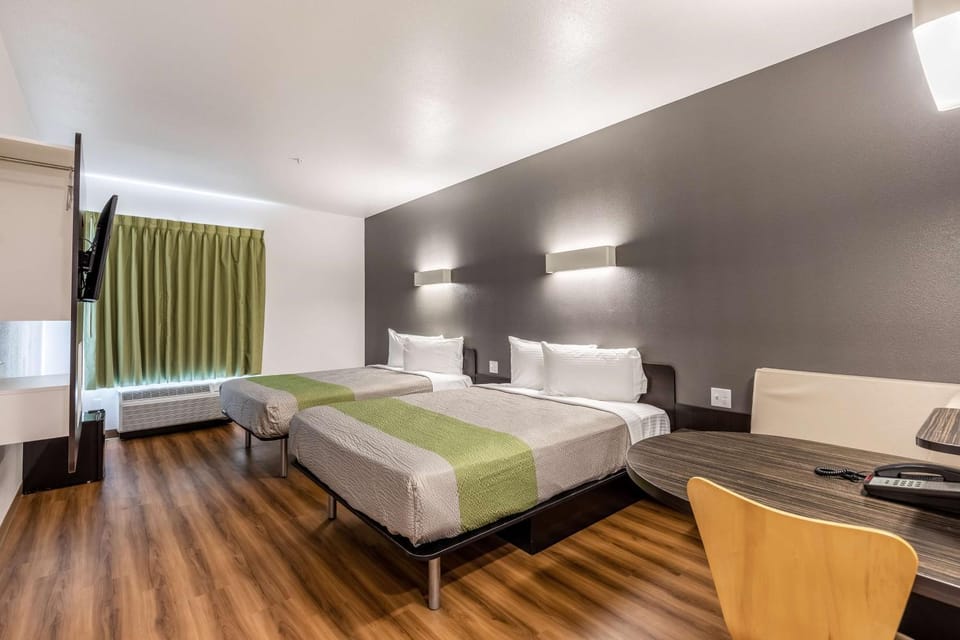 TV and multimedia, Bedroom, On site
