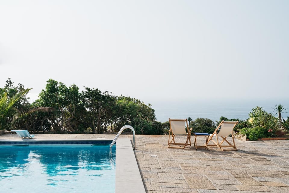 Pool view, Sea view, Swimming pool, sunbed