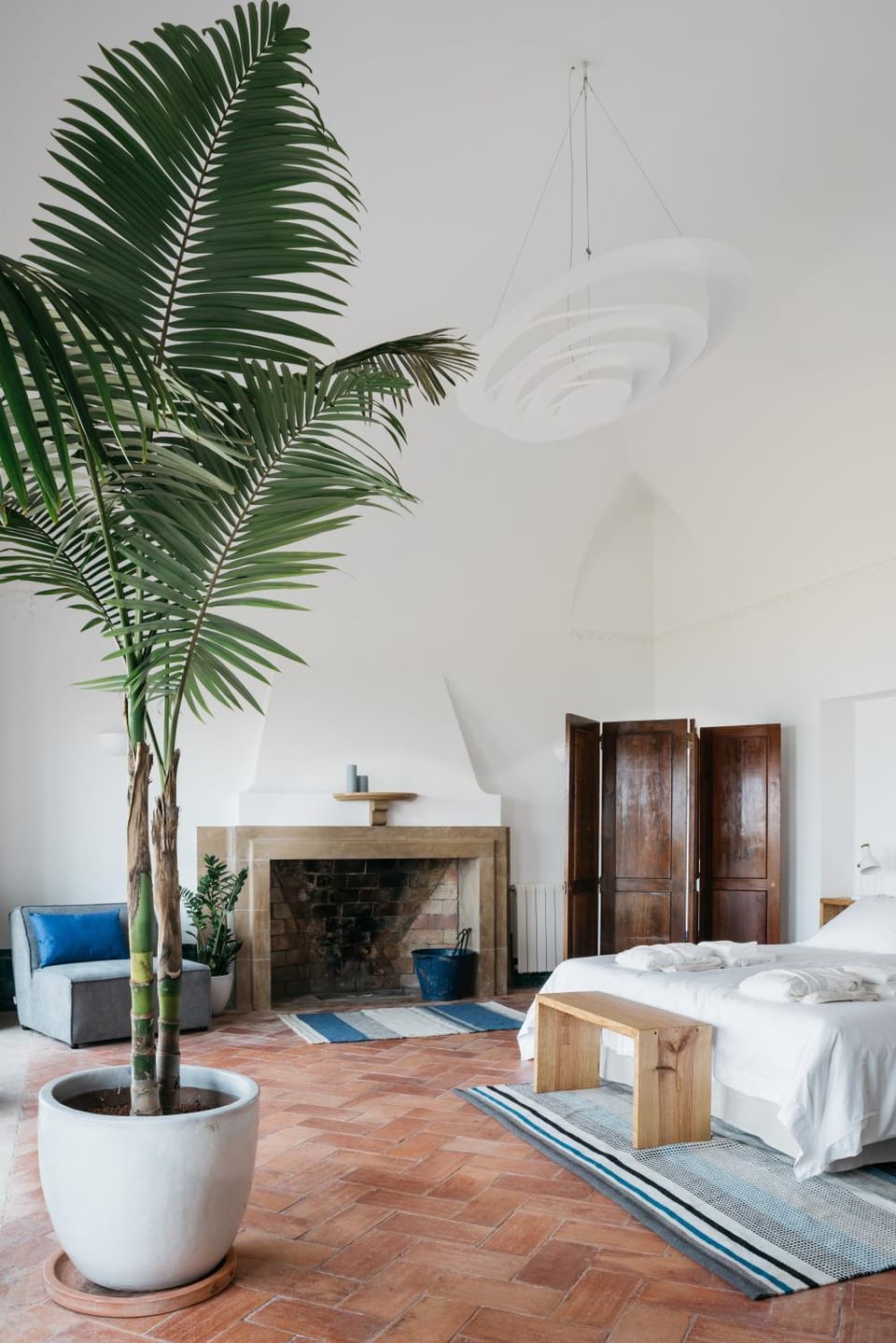 Bedroom, fireplace