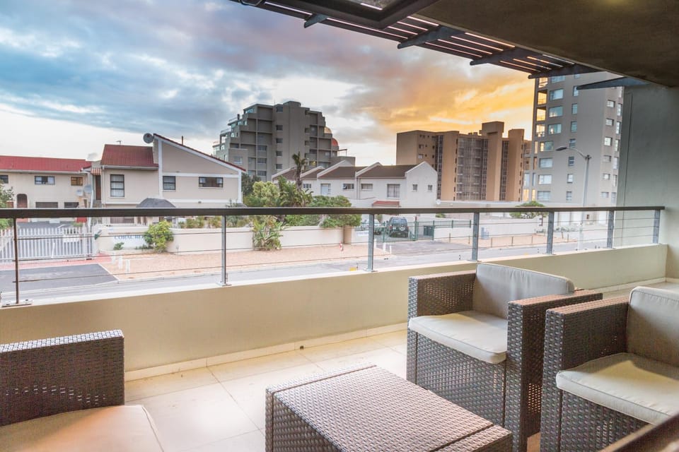 Balcony/Terrace, Balcony/Terrace, Beach, Beach, Area and facilities, Shopping Area