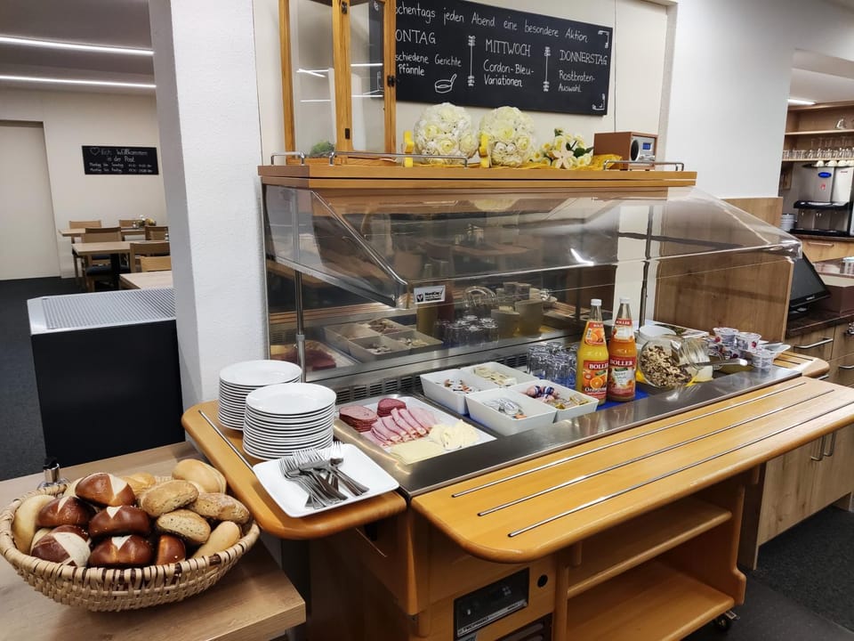 Breakfast, Buffet breakfast