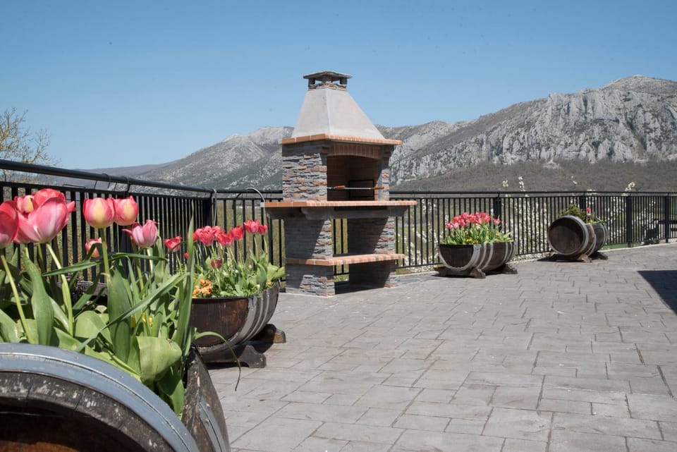 Off site, Day, Summer, BBQ facilities, Balcony/Terrace