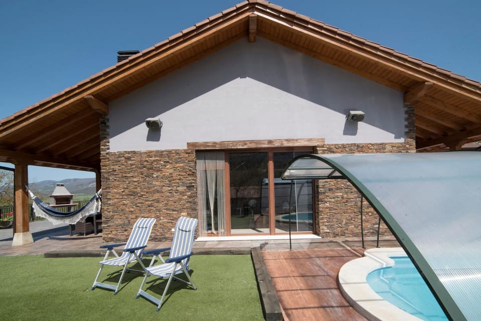 Off site, Day, Summer, Garden, Swimming pool