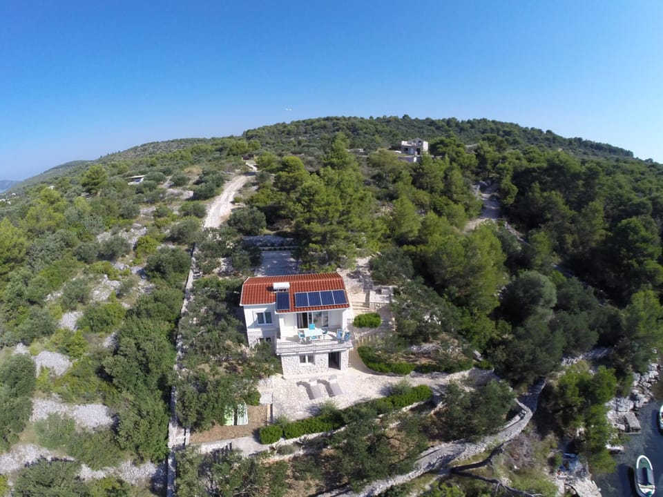 Beach house Blue Lagoon House in Okrug Gornji