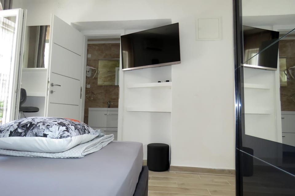 Lux Dalmatia Beachside Bed and Breakfast in Makarska