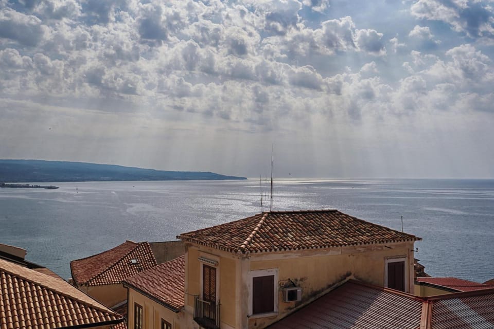 City view, Sea view