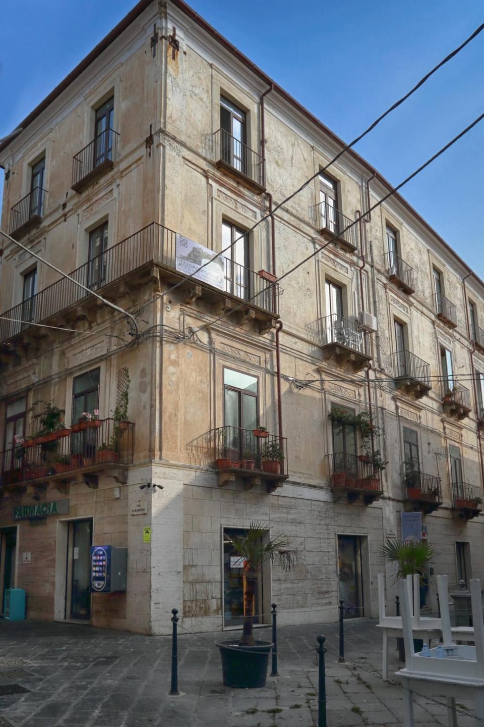 Facade/entrance