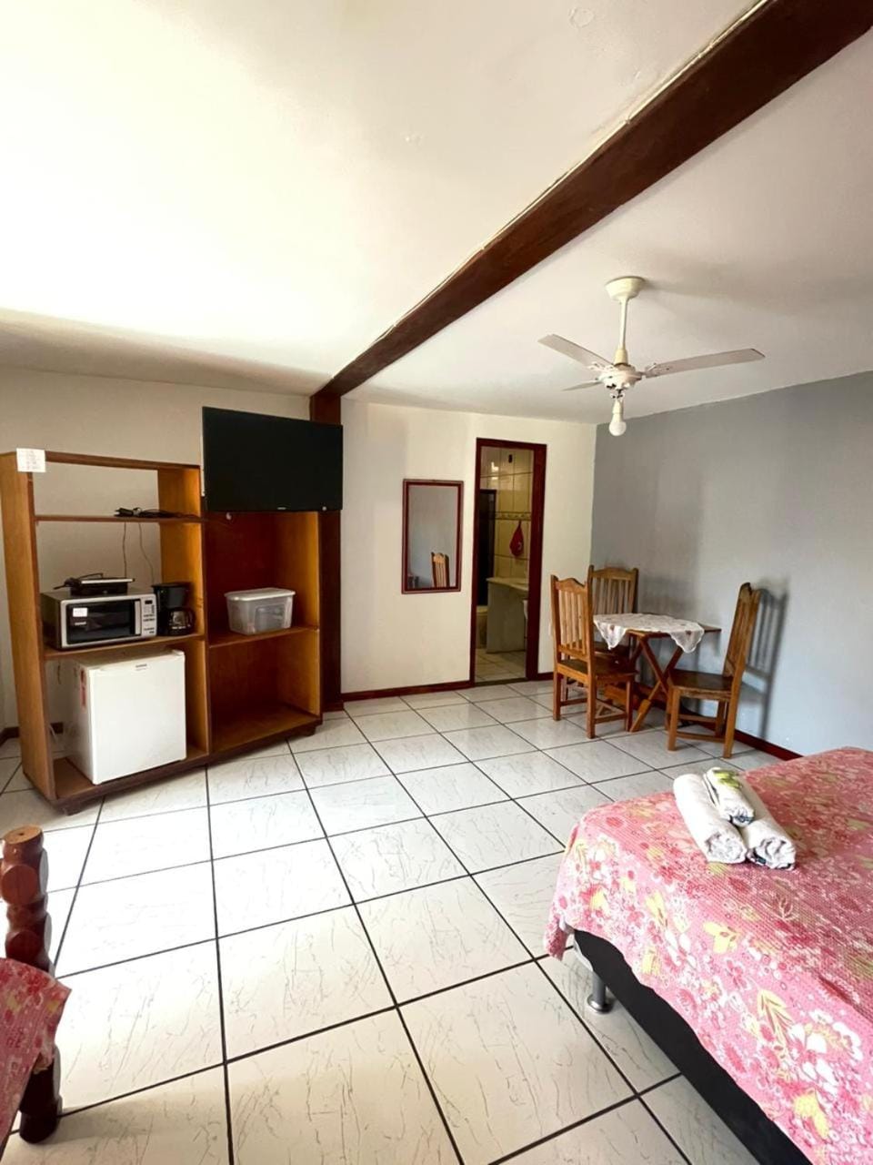 Dining area, minibar