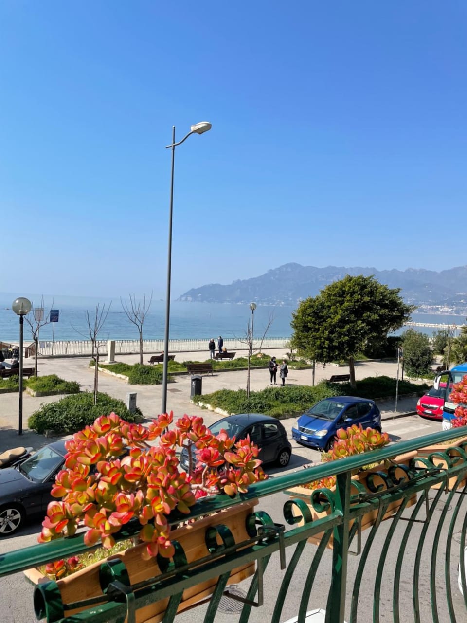 Property building, Natural landscape, Balcony/Terrace, Beach, Sea view