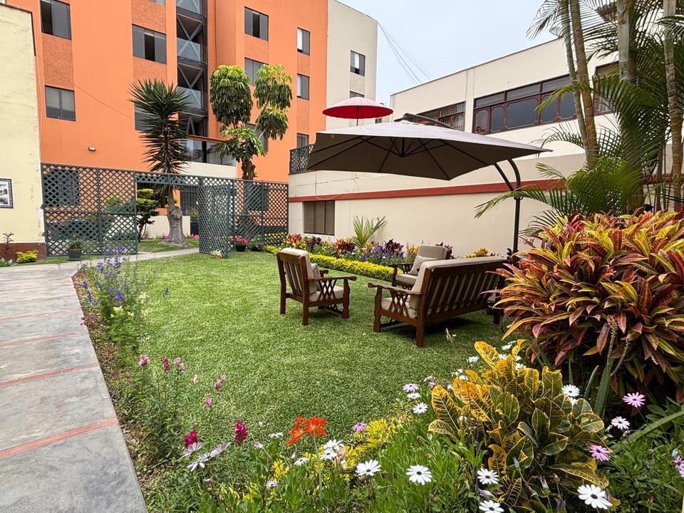 Garden, Inner courtyard view